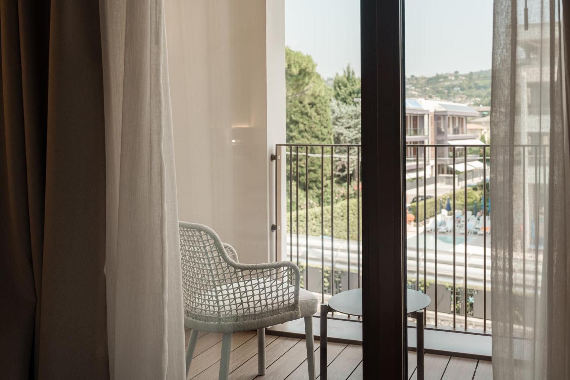 Wanderlust Hotel - Suite & Spa - Apartments & Villas - Bardolino, Lago Di Garda - Verona Extérieur photo