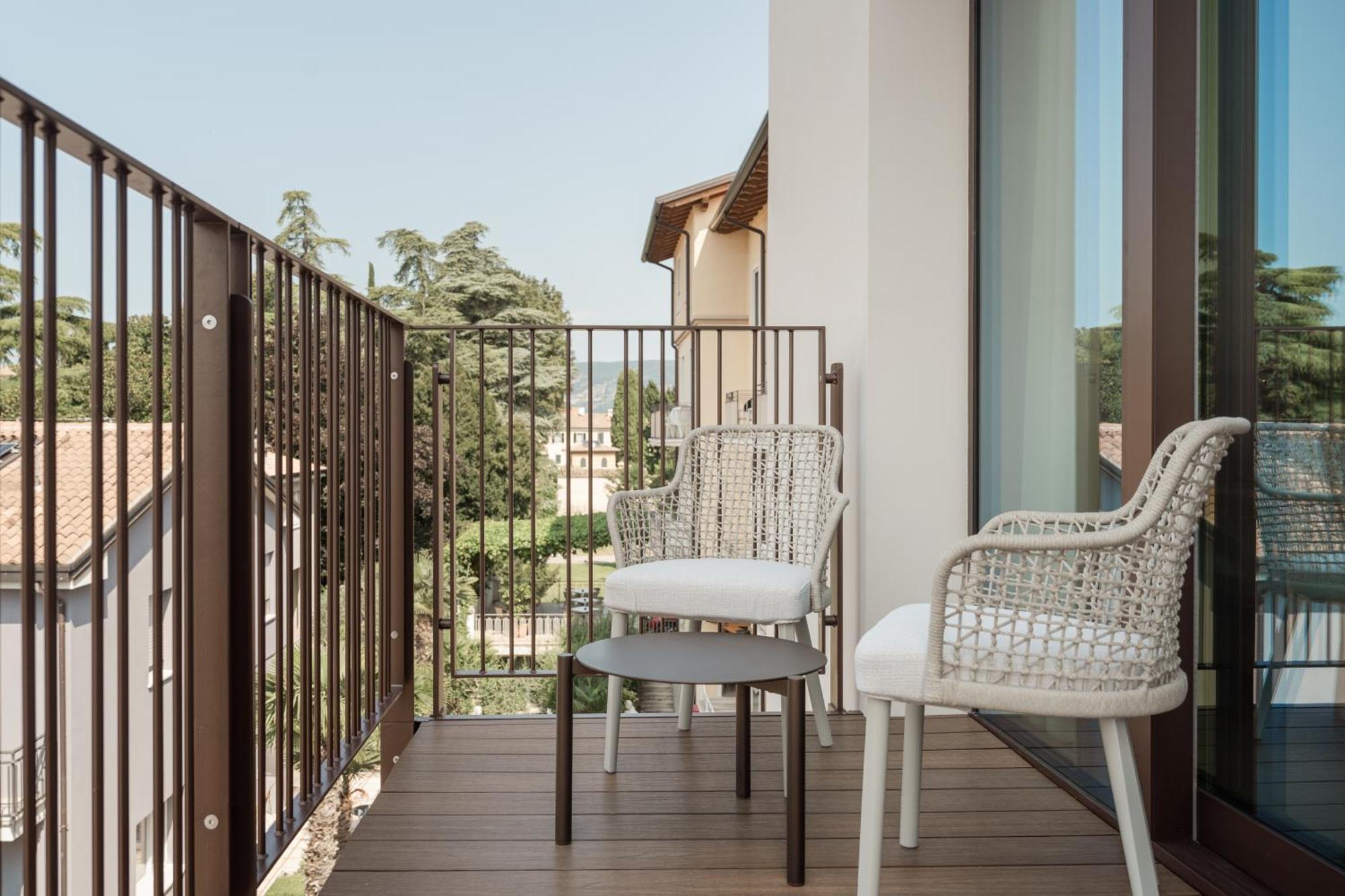 Wanderlust Hotel - Suite & Spa - Apartments & Villas - Bardolino, Lago Di Garda - Verona Extérieur photo