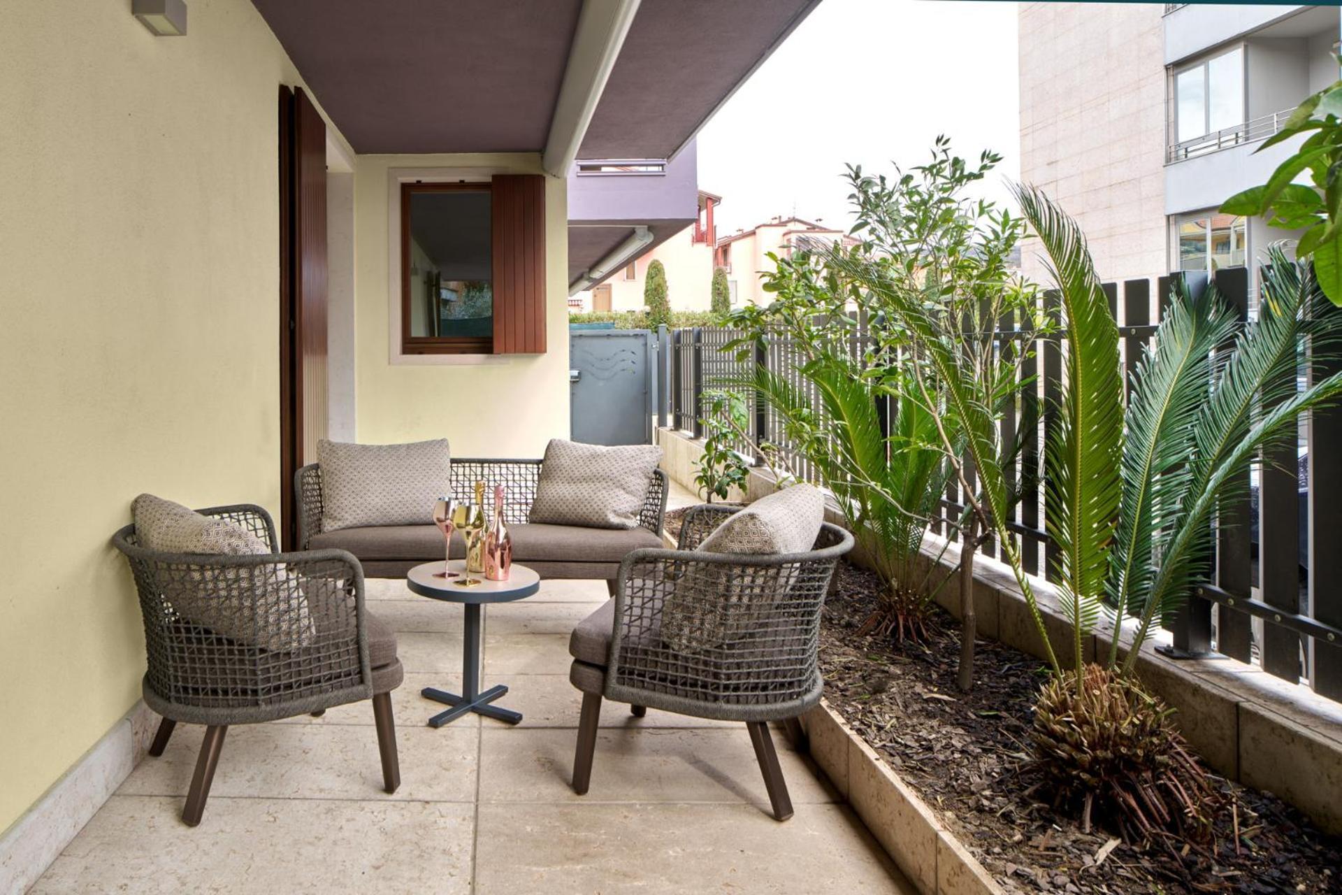 Wanderlust Hotel - Suite & Spa - Apartments & Villas - Bardolino, Lago Di Garda - Verona Extérieur photo